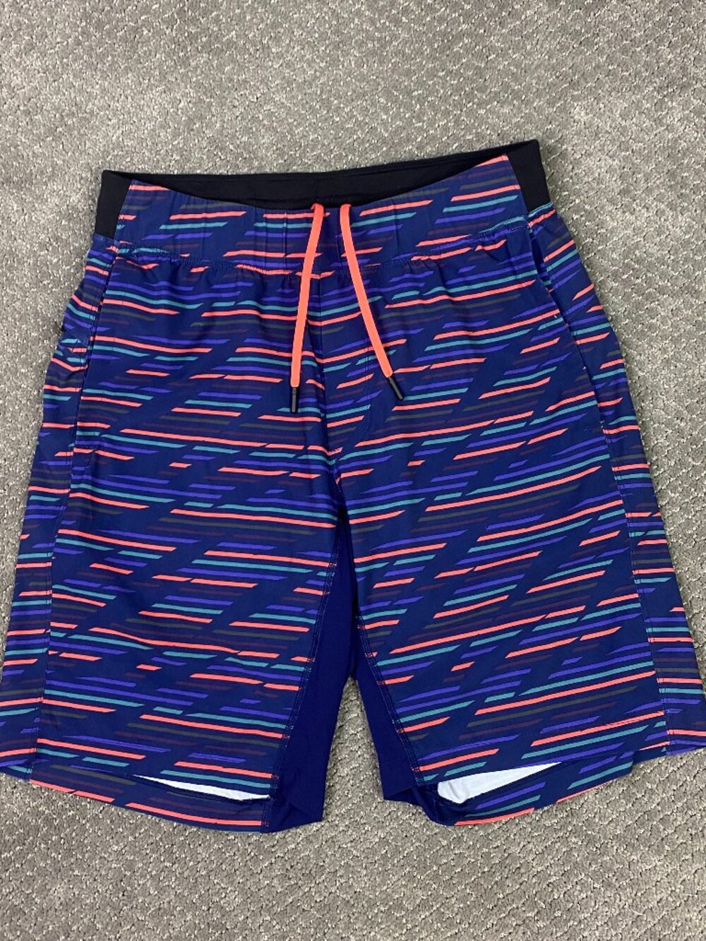 Lululemon T.H.E. Shorts Mens Medium Navy Blue Orange Striped Lined Gym Running